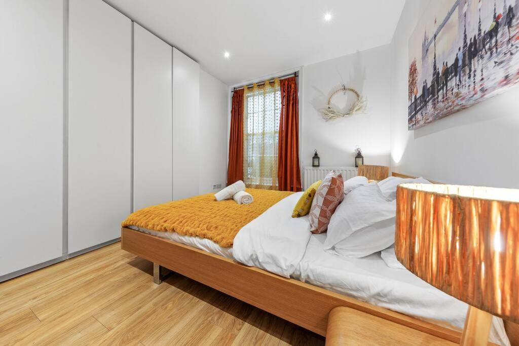 3 Bedroom Flat In Haymarket London Sleeps 14 Hy1 Exterior photo