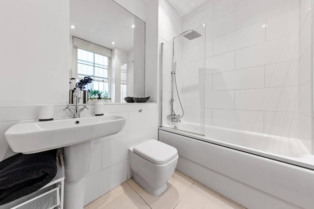 3 Bedroom Flat In Haymarket London Sleeps 14 Hy1 Exterior photo