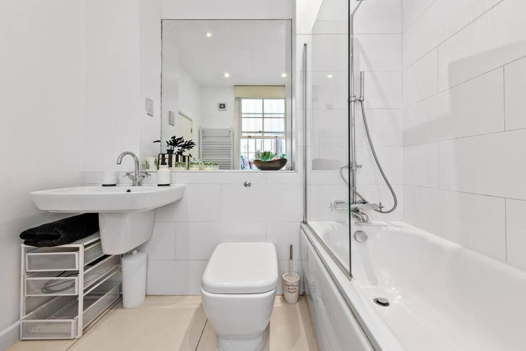 3 Bedroom Flat In Haymarket London Sleeps 14 Hy1 Exterior photo