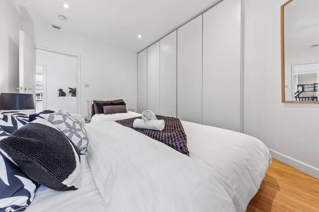 3 Bedroom Flat In Haymarket London Sleeps 14 Hy1 Exterior photo