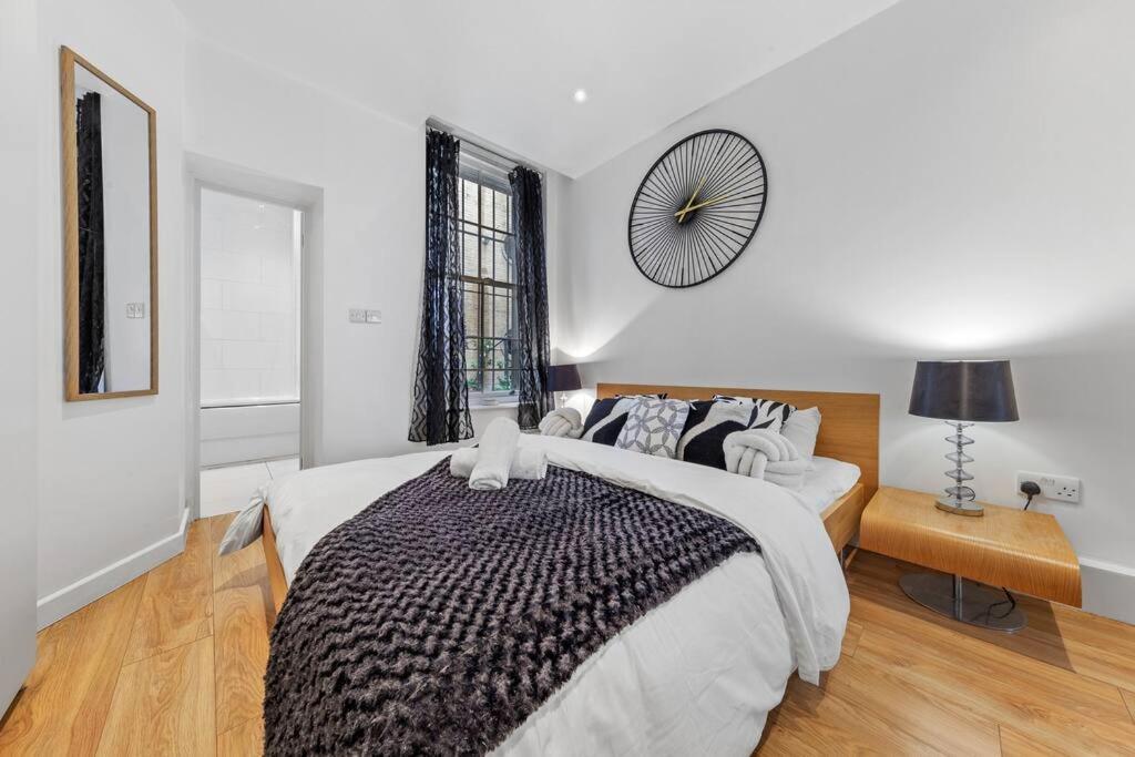 3 Bedroom Flat In Haymarket London Sleeps 14 Hy1 Exterior photo
