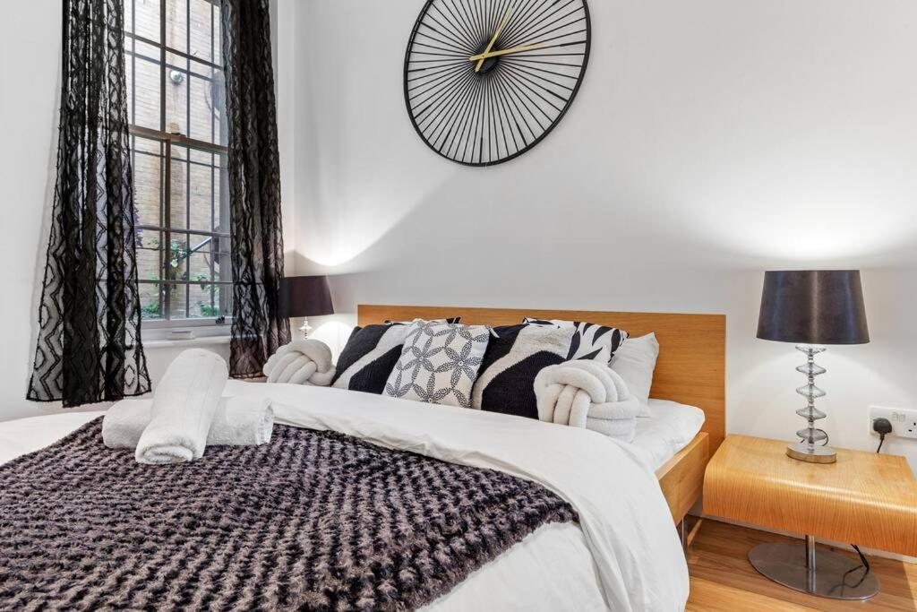 3 Bedroom Flat In Haymarket London Sleeps 14 Hy1 Exterior photo